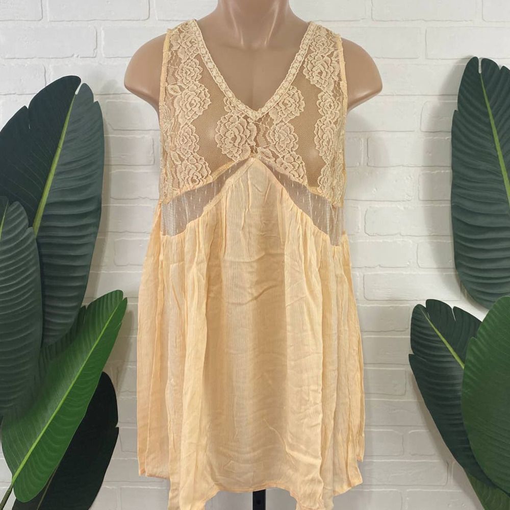 Tassels N Lace Gracie peach lace top